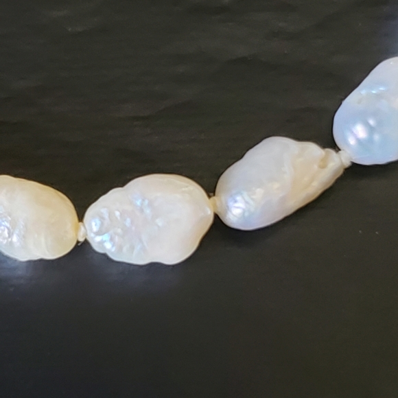 Vintage Sterling Silver and Freshwater Pearl Bracelet - Picture 7 of 10